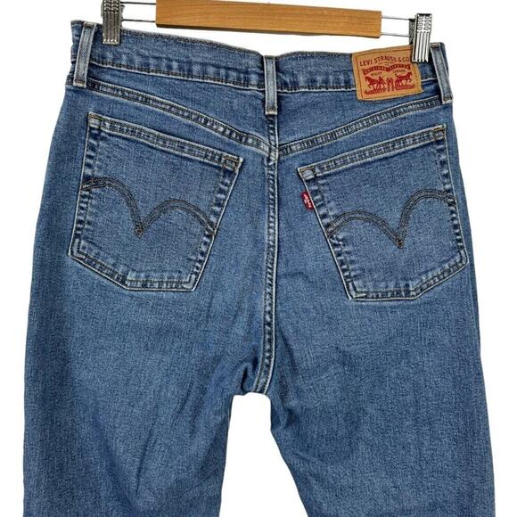 Levi's Women's Size 30 Wedgie Straight Fit Cropped Jeans Love in the Mist - Picture 11 of 16